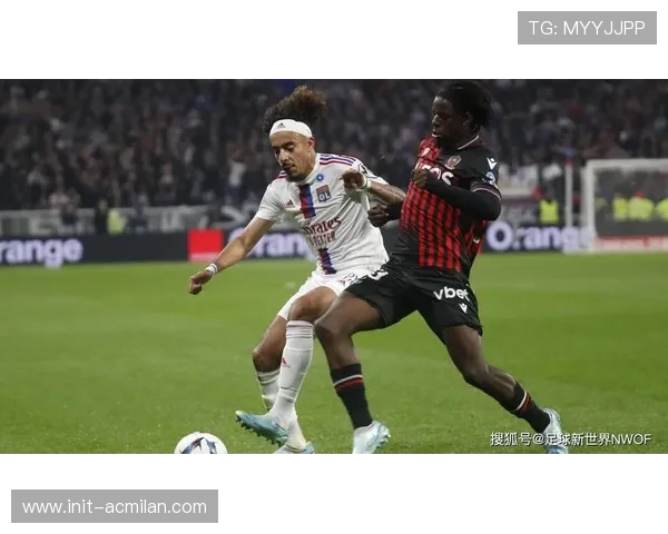 沃尔夫斯堡正式买断里昂右后卫昆贝迪，签约至2029年