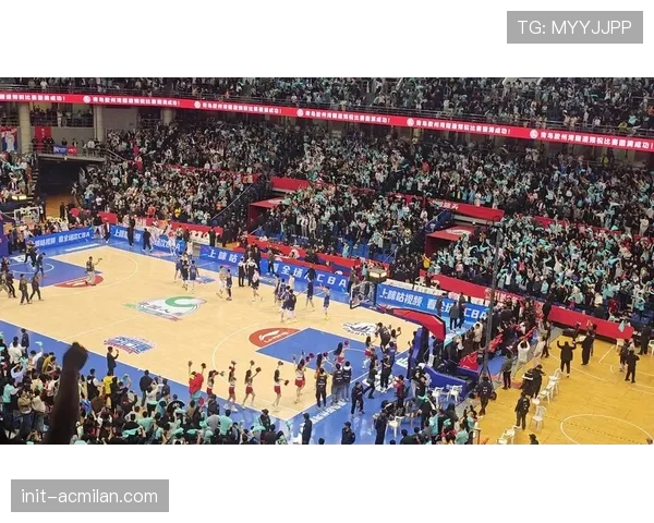 【2026年4月CBA联赛赛季攻防结构趋势·赛事筹办·场馆青岛国信体育馆完成智能地板升级，内置传感器可追踪球员移动热区